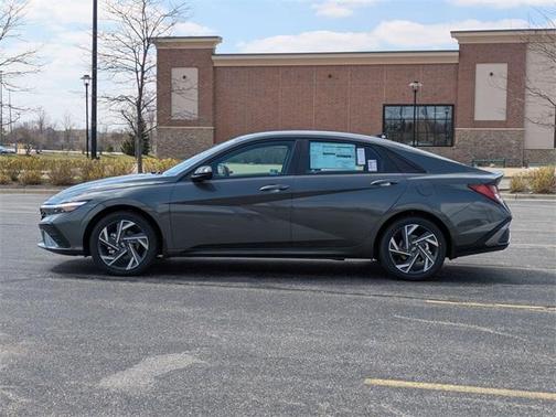 2025 Hyundai ELANTRA HEV SEL Sport
