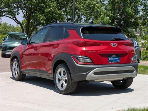 2022 Hyundai KONA SEL