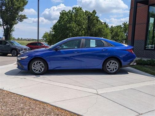 2024 Hyundai ELANTRA SEL