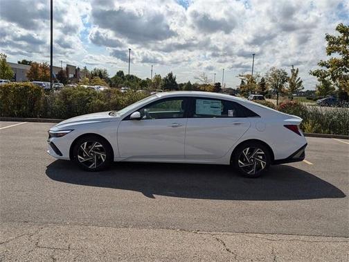 2025 Hyundai ELANTRA SEL Convenience