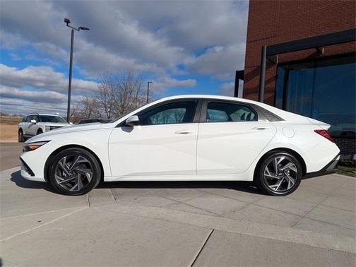 2025 Hyundai ELANTRA Limited