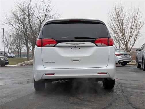 2017 Chrysler Pacifica LX