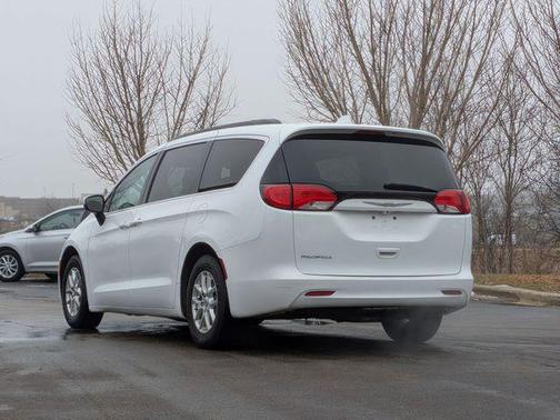 2017 Chrysler Pacifica LX