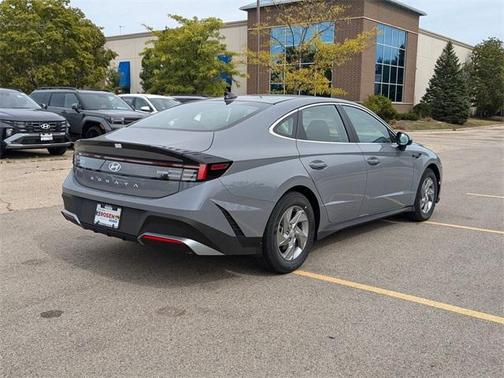 2025 Hyundai SONATA SE