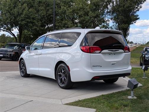 2018 Chrysler Pacifica Touring-L Plus