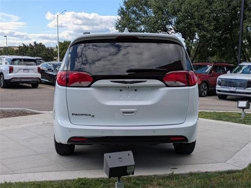 2018 Chrysler Pacifica Touring-L Plus