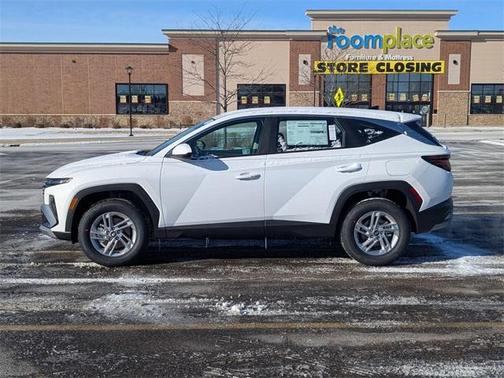 2025 Hyundai TUCSON SE