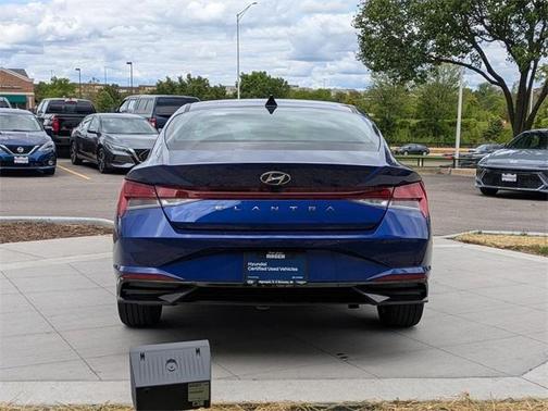 2022 Hyundai ELANTRA SEL