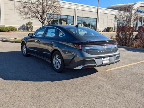 2025 Hyundai SONATA SE
