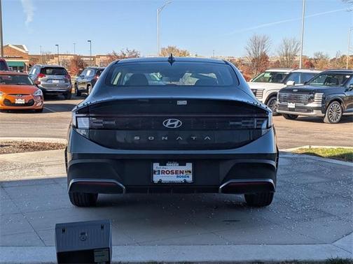 2025 Hyundai SONATA SE