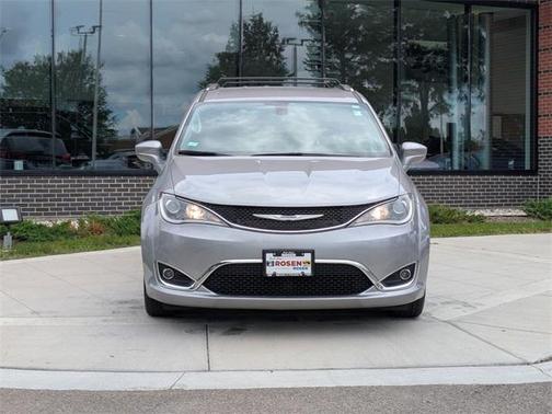 2020 Chrysler Pacifica Touring-L