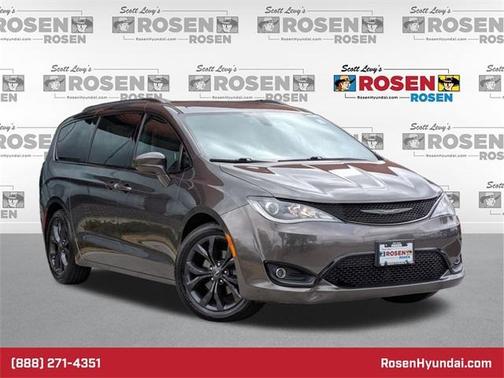 2019 Chrysler Pacifica Touring-L Plus