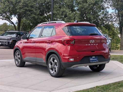 2022 Hyundai VENUE SEL