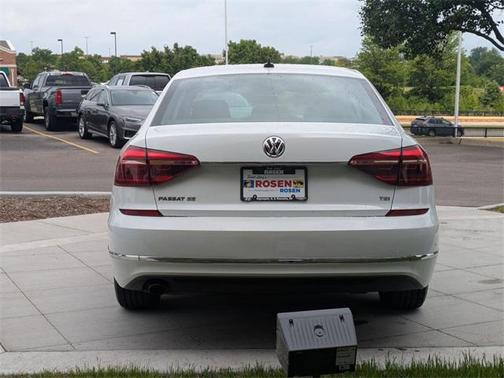 2017 Volkswagen Passat 1.8T SE