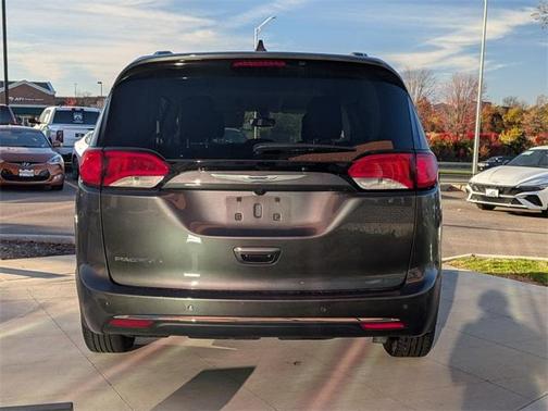 2018 Chrysler Pacifica Touring-L Plus