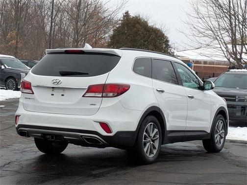 2017 Hyundai SANTA FE SE