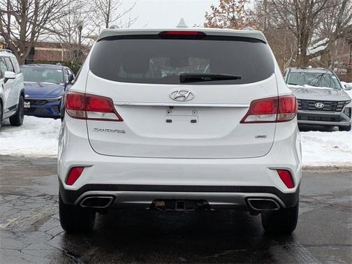 2017 Hyundai SANTA FE SE