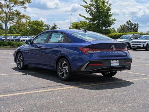 2025 Hyundai ELANTRA HEV SEL