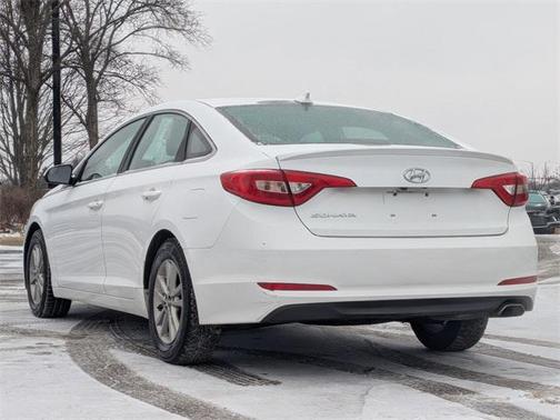 2016 Hyundai SONATA SE