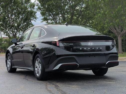 Black 2026 Hyundai SONATA SE