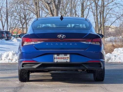 2023 Hyundai ELANTRA SEL