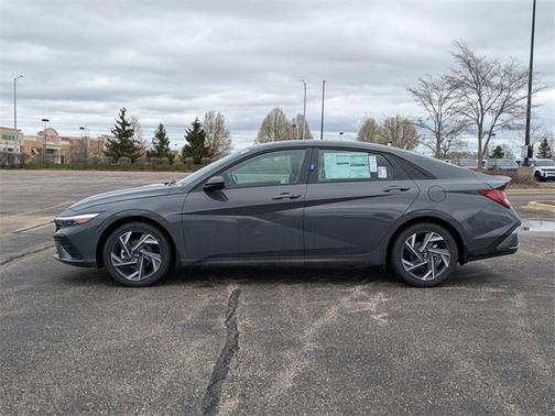 2025 Hyundai ELANTRA HEV SEL Sport