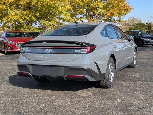 2026 Hyundai SONATA SE