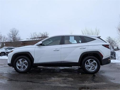2023 Hyundai TUCSON SE