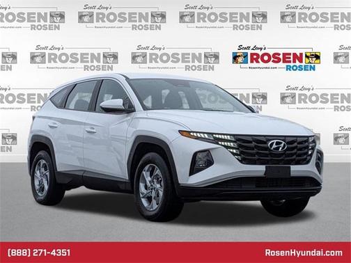 2023 Hyundai TUCSON SE