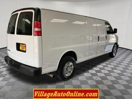 Summit White 2017 Chevrolet Express 2500 Work Van