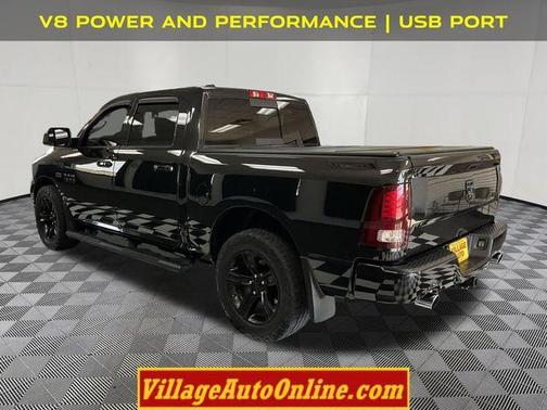 Brilliant Black Crystal Pearlcoat 2016 RAM 1500 Sport