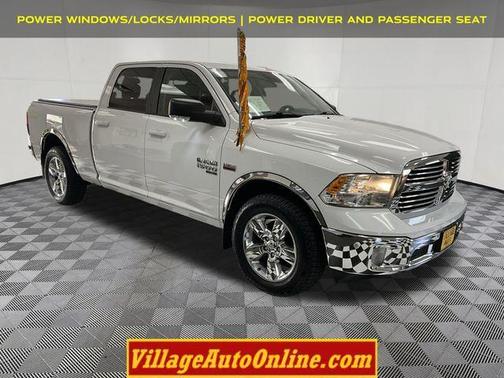 Bright White Clearcoat 2019 RAM 1500 Classic Big Horn