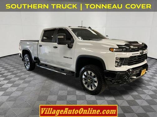 Summit White 2024 Chevrolet Silverado 2500 Custom