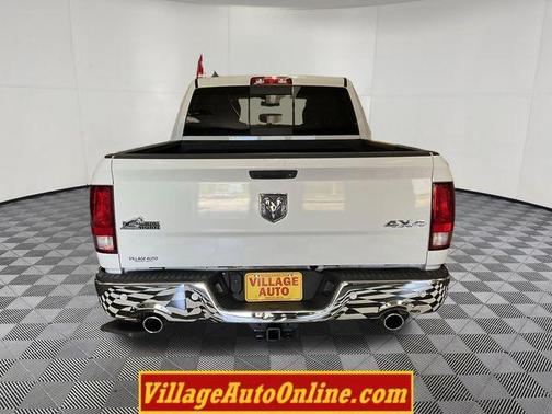 Bright White Clearcoat 2017 RAM 1500 Big Horn