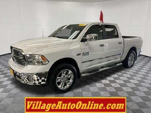 Bright White Clearcoat 2017 RAM 1500 Big Horn