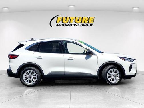 Oxford White 2024 Ford Escape Active