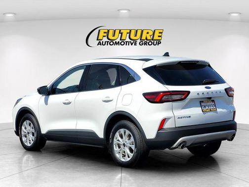 Oxford White 2024 Ford Escape Active