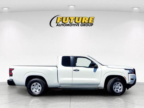 Glacier White 2022 Nissan Frontier S