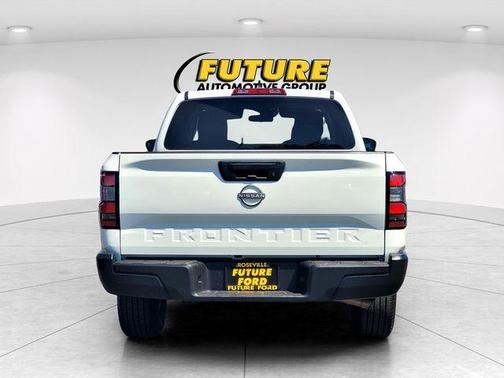 Glacier White 2022 Nissan Frontier S