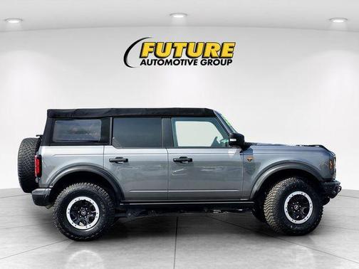 Carbonized Gray Metallic 2023 Ford Bronco Badlands
