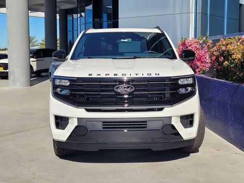 Star White 2026 Ford Expedition Max Platinum
