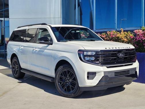 Star White 2026 Ford Expedition Max Platinum
