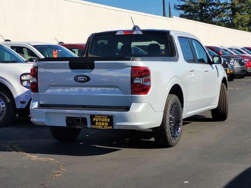 2026 Ford Maverick Lobo Standard