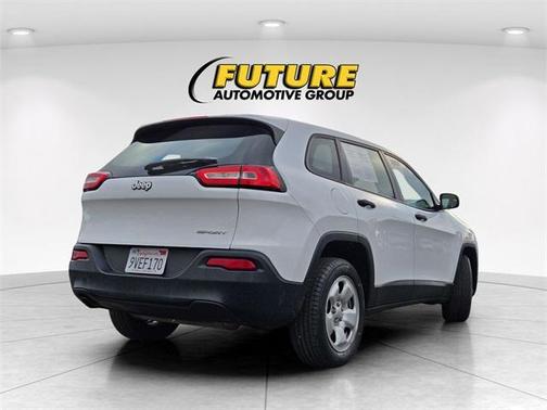 2017 Jeep Cherokee Sport