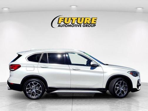 Mineral White Metallic 2022 BMW X1 xDrive28i