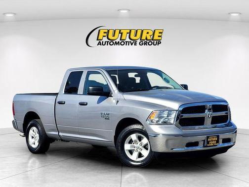 Billet Silver Metallic Clearcoat 2024 RAM 1500 Classic SLT