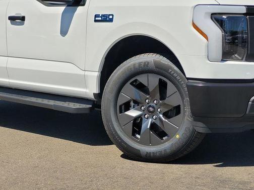 2025 Ford F-150 Lightning Pro