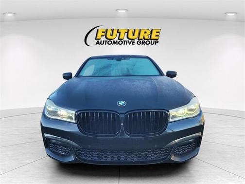 2016 BMW 750 i