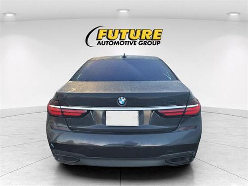 2016 BMW 750 i