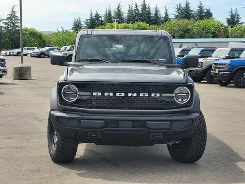 Carbonized Gray Metallic 2026 Ford Bronco Big Bend